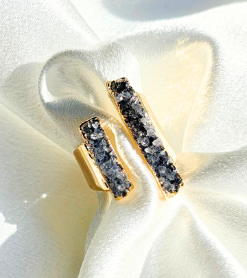 Rainbow Amethyst Cluster Cuff Ring – Dark Gray/Black