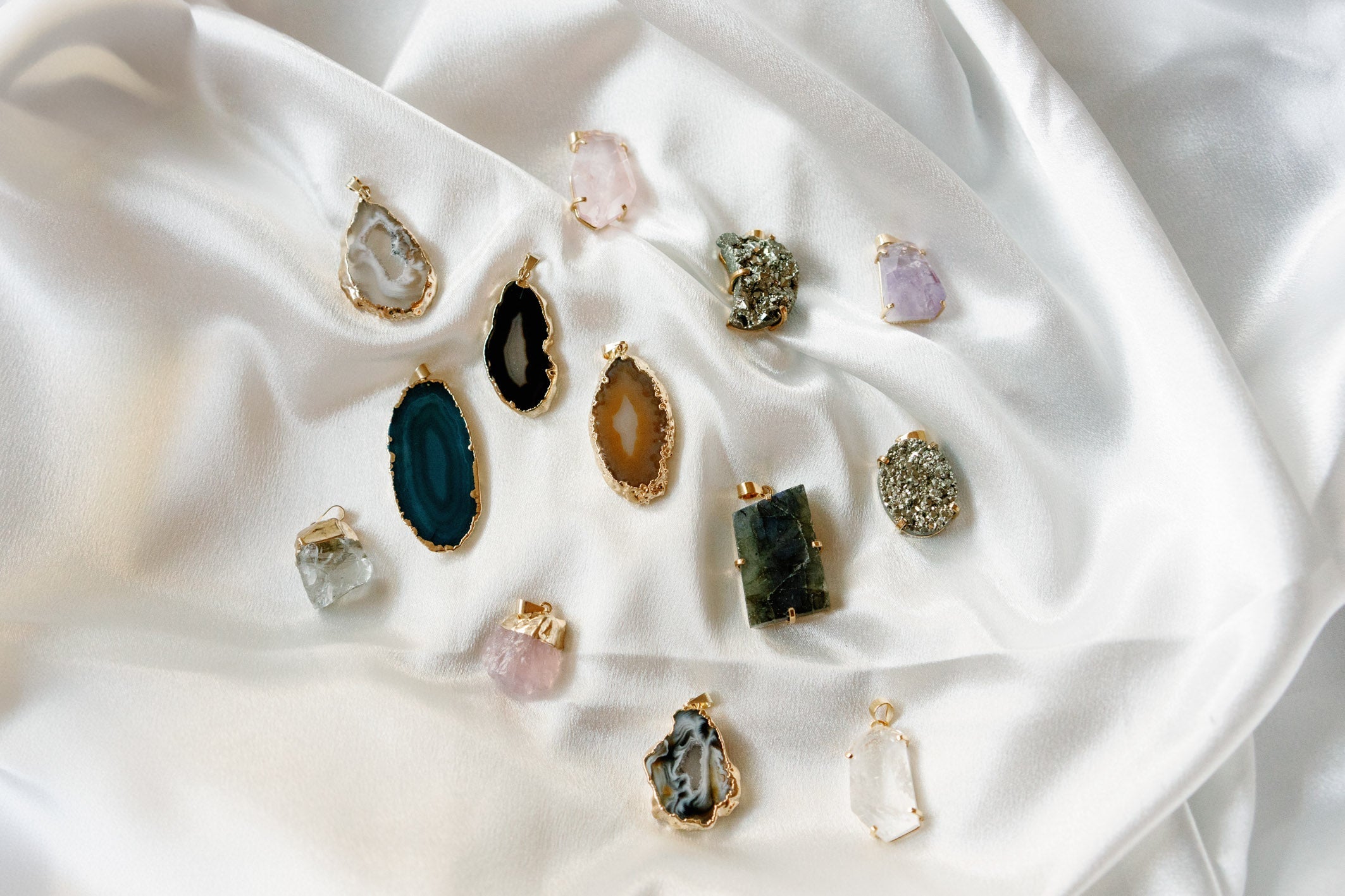 Gemstone Pendants & Chains