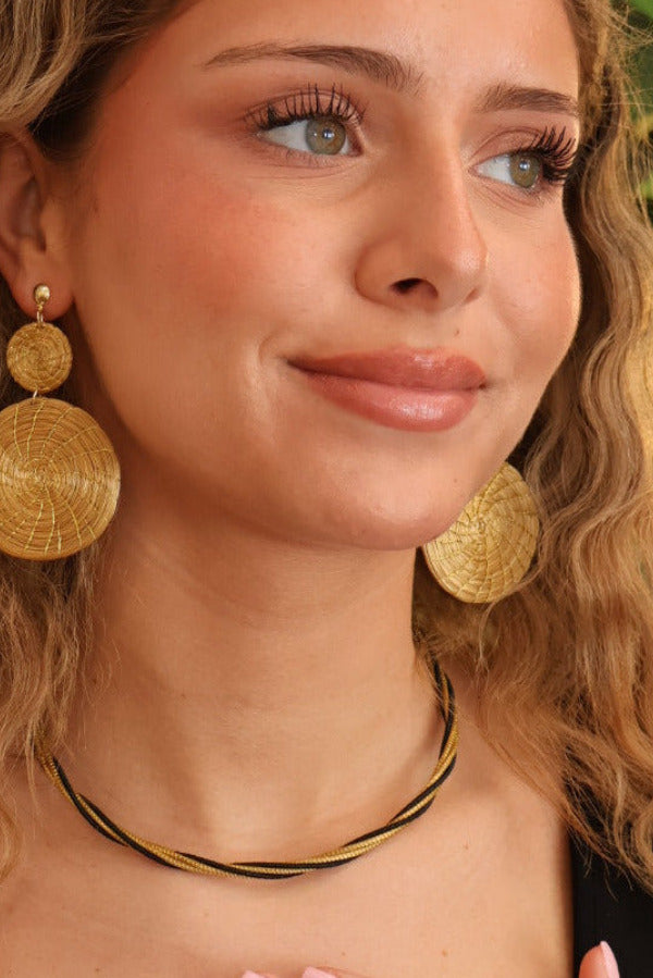 Golden Grass Twisted Choker with Black Thread – 18K Gold Adjustable Chain