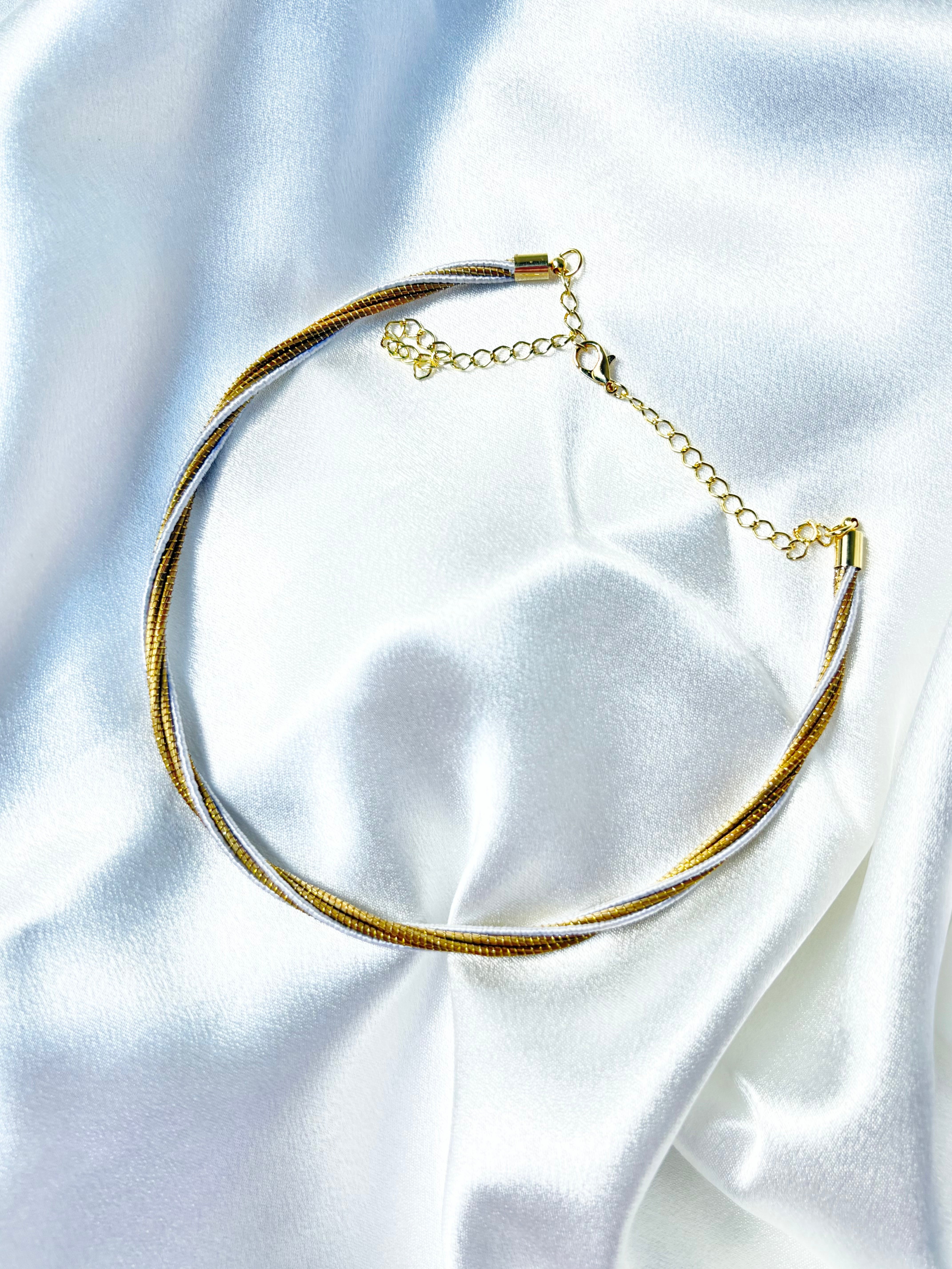 Luiza Choker – Handmade Golden Grass Necklace from Brazil