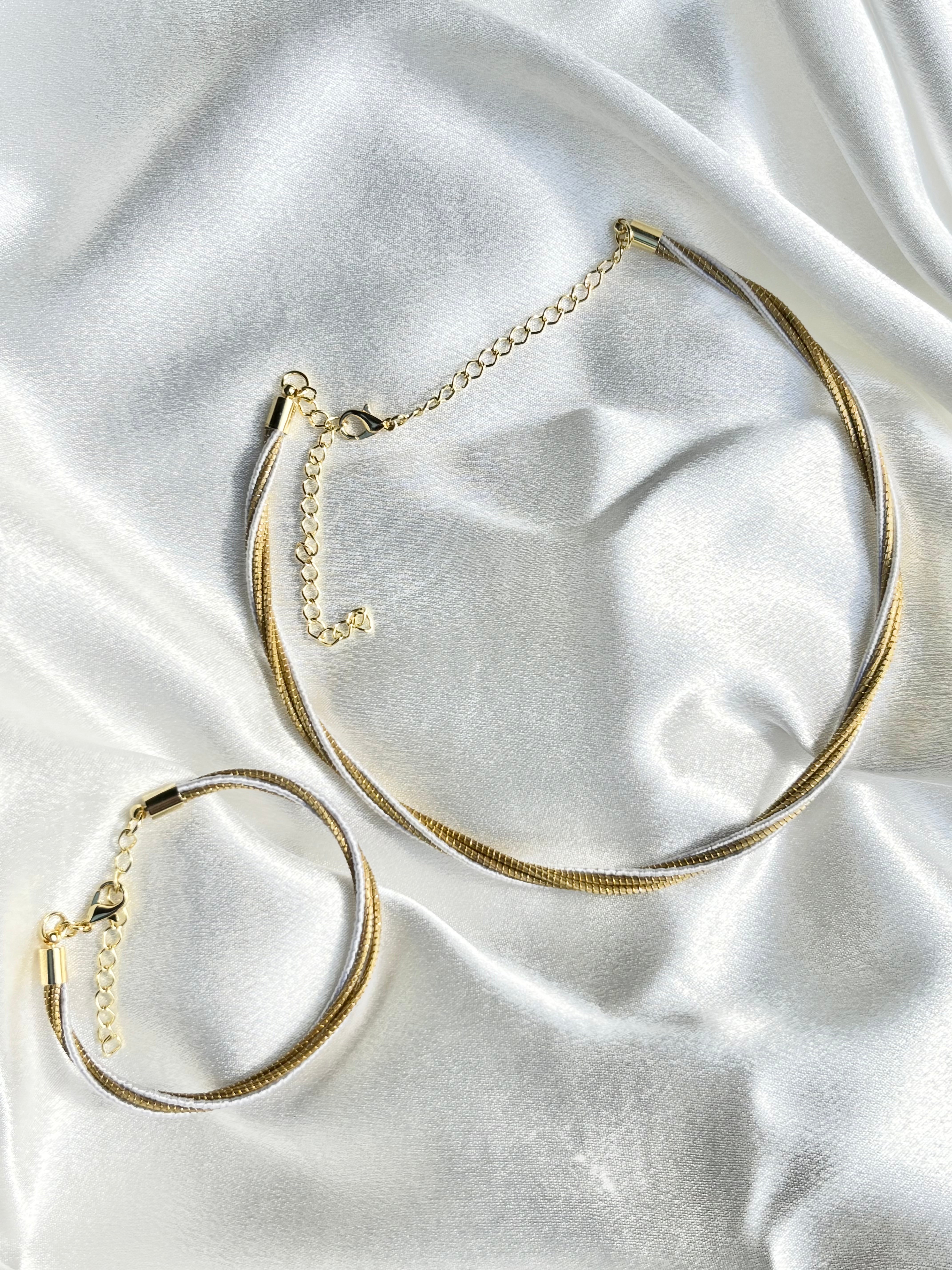 Luiza Bracelet – Handmade Golden Grass Jewelry from Brazil