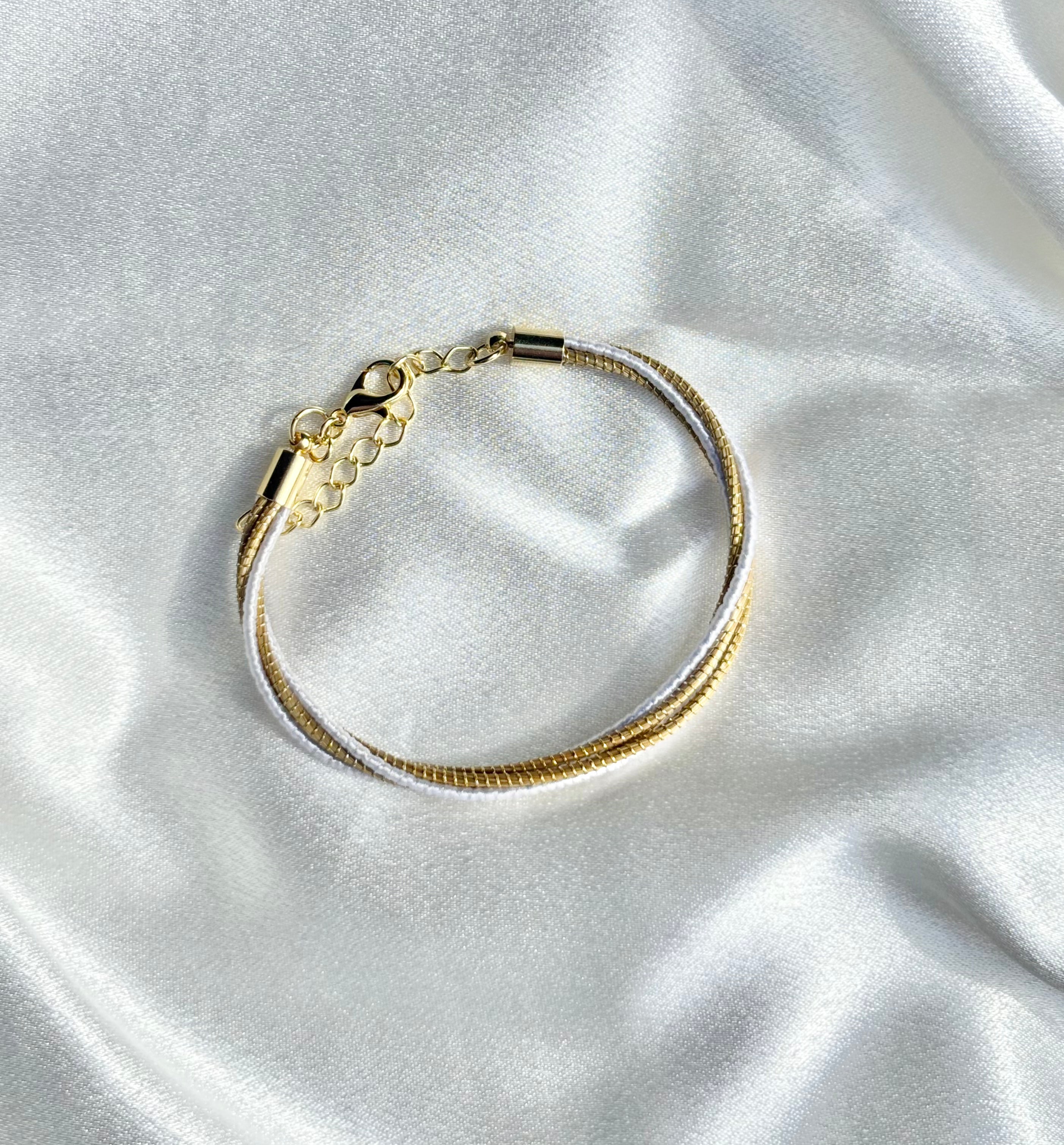 Luiza Bracelet – Handmade Golden Grass Jewelry from Brazil