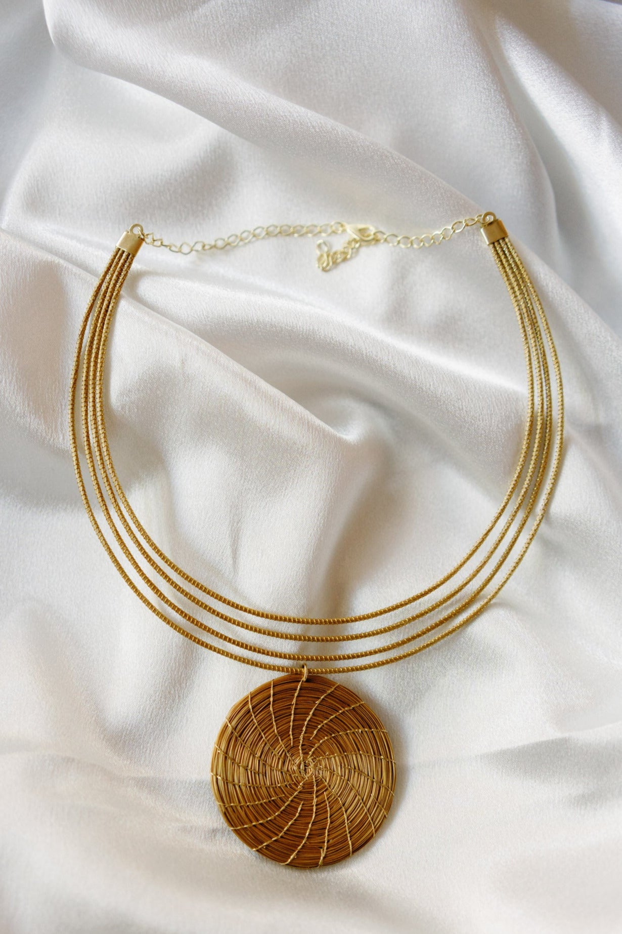 Unity Golden Grass Choker — Handwoven Capim Dourado Necklace with 18K Gold Plated Accents