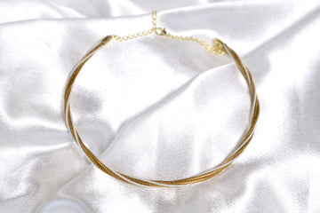 golden grass twisted choker with white thread detail adjustable 18k gold plated chain AquaBrasil jewelry