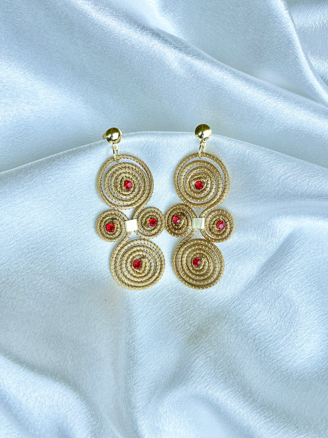 Fogo earrings golden grass and red crystals handcrafted by AquaBrasil