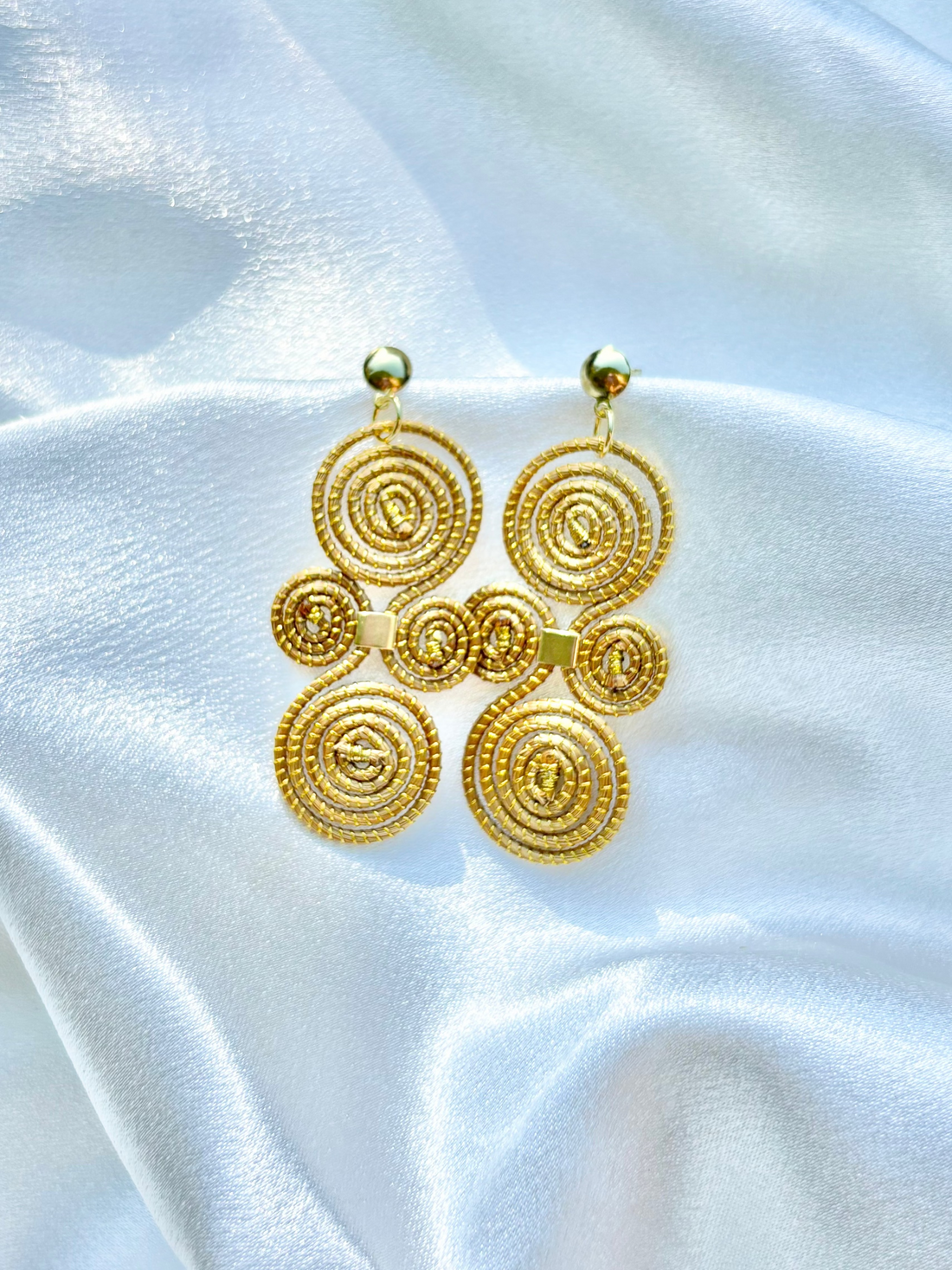 Pura earrings handmade with golden grass 18k gold plated by AquaBrasil