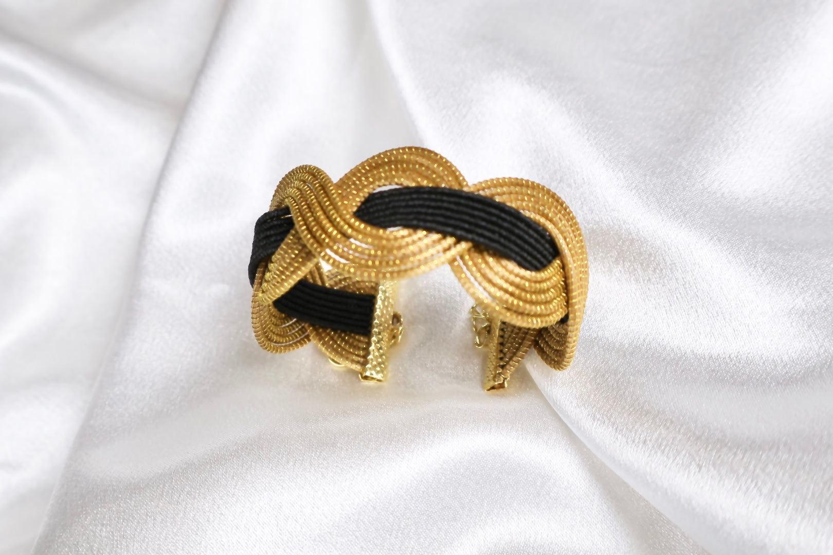 olden grass waves cuff with black thread detail 18k gold plated adjustable AquaBrasil jewelry 